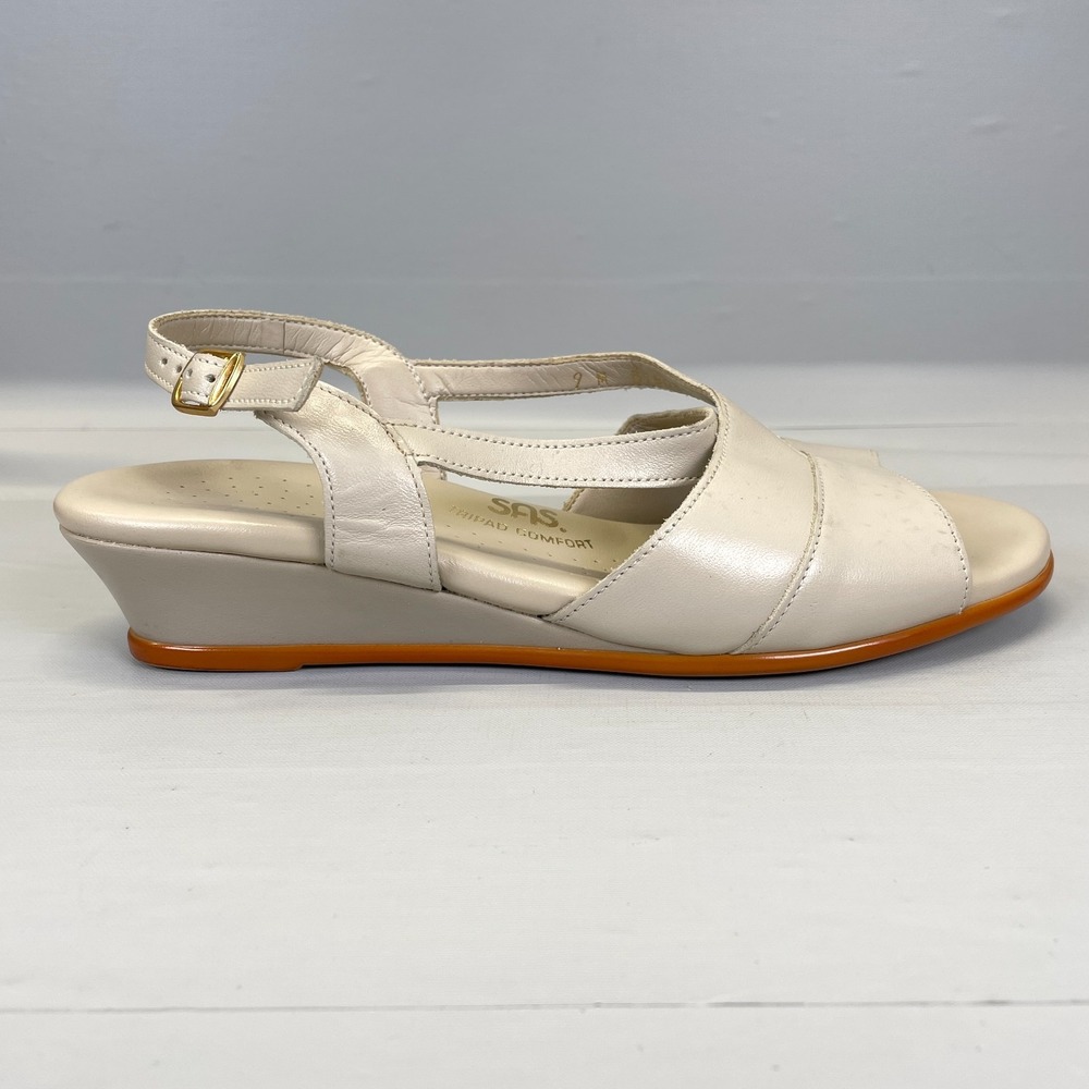 SAS Caress Cross Strap Sandals Womens Size 9 Beige Leather Slingback Wedge Shoes